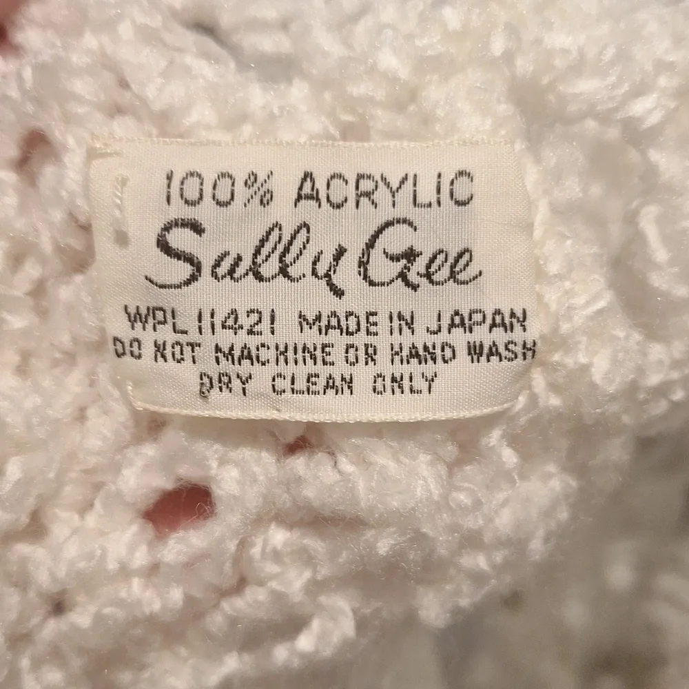 Vintage Sally Gee Loose Knit Shawl Cottagecore Grandma Chic